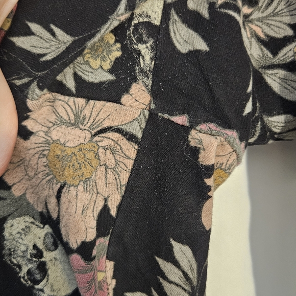Torrid floral and skull leggings 4X - Picture 2 of 5